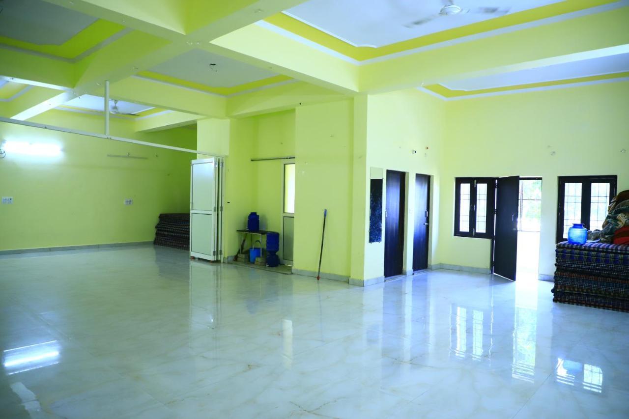 Shivraj Homestay Mathura Exterior foto